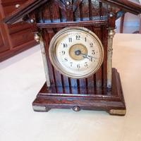 Orologio antico da tavolo Veglia in legno