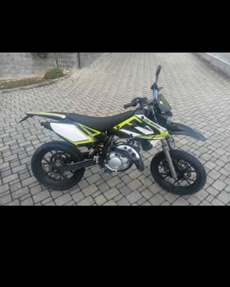 moto Motard 50