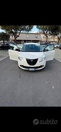 lancia ypslon