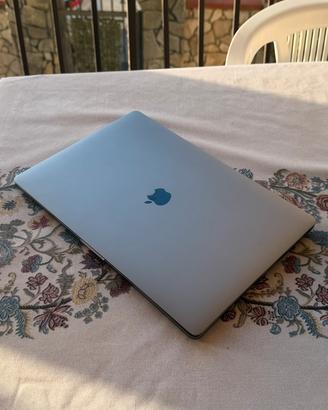 MacBook Pro 16” (Intel i7) - 16GB RAM / 512GB SSD