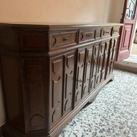 Mobile in legno.
