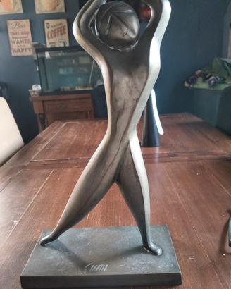 scultura in bronzo 