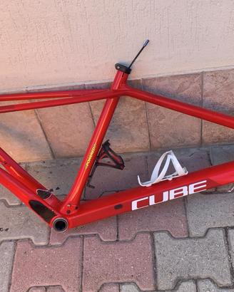 Telaio in carconio mtb cube reaction on1 anno 2021