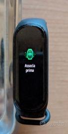 Amazfit Band 5 e Xiaomi Mi Band 3