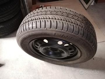 Pneumatico Michelin compreso di cerchione 