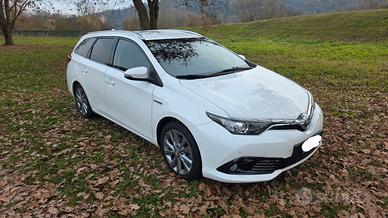 Toyota Auris SW 1.8 hybrid 
