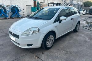 Fiat Grande Punto Van 4 posti N1