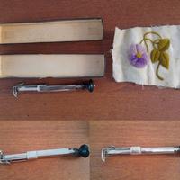 Cucitrice manuale per tessuti/pelli anni '50