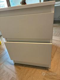 Comodino bianco