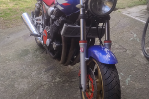 Yamaha xjr 1300 SP. Anno 2000