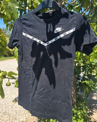 Maglietta Nike Nera TG. M (bambino)