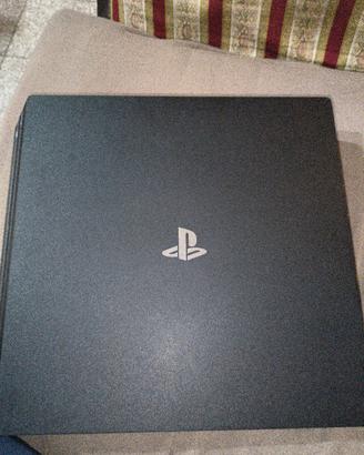 PS4 pro 1t con joystick e tre giochi ps4