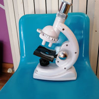 Microscopio giocattolo