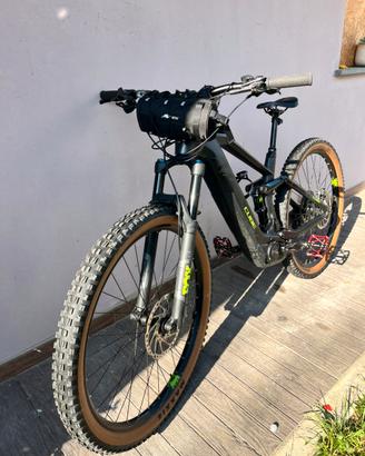 E mtb CUBE