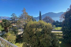 Appartamento di 157 m² con 5 locali e box auto a T