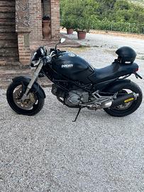 Ducati Monster 600 dark