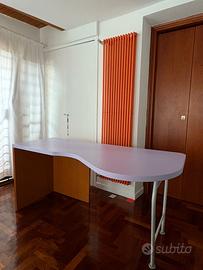 Scrivania cameretta per bambina.