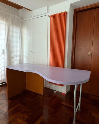 Scrivania cameretta per bambina.