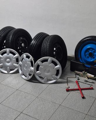 Kit gomme-cerchi-ruotino-cric per  Daewoo Matiz