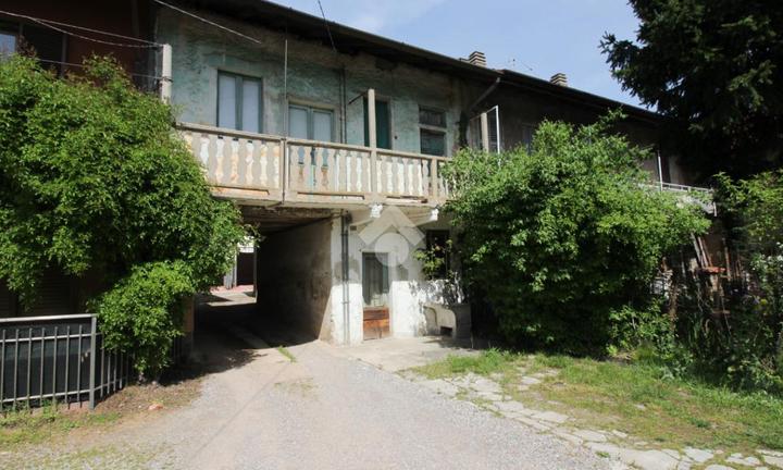 RUSTICO A VENEGONO SUPERIORE