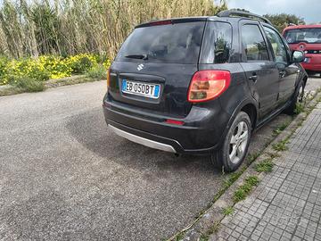 Suzuki SX4 gemella della fiat sedici