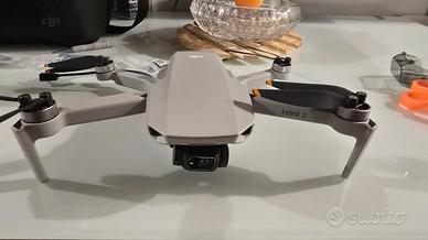 dji mini 2 con accessori 