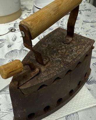 Ferro da stiro del 1900