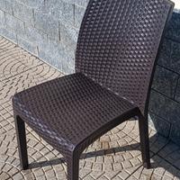 5 sedie e 1 tavolo da esterno