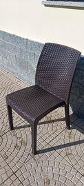 5 sedie e 1 tavolo da esterno