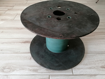 Tavolino in legno ricavato da bobina