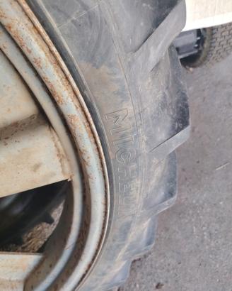 Gomme strette trattore