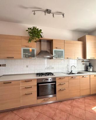 🍽️ Cucina completa con frigorifero