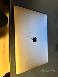 MacBook Pro 15” con touchbar