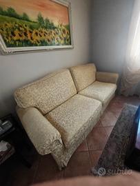 DIVANO 3 POSTI COMODO