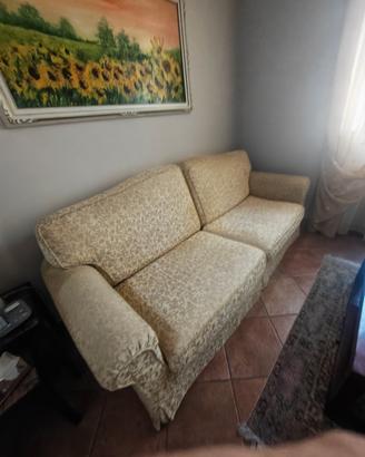 DIVANO 3 POSTI COMODO