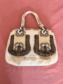 FENDI BBag borsa inpelle bianca e fiori in perline