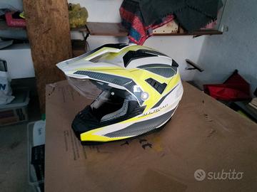 2 caschi 