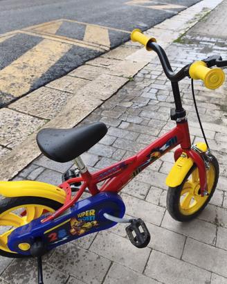 Bicicletta con rotelle