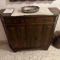 Credenza in legno stile classico