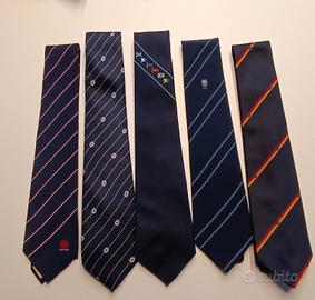 Cravatte blu assortite 