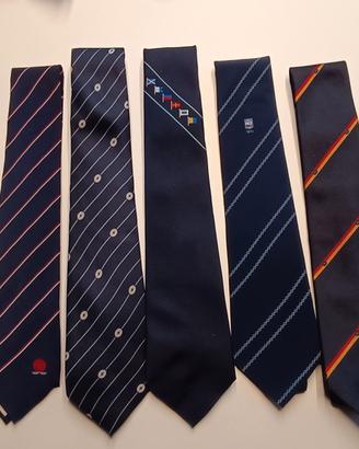 Cravatte blu assortite 