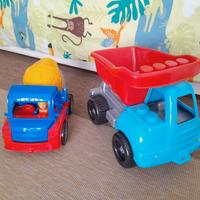 Camion e betoniera giocattolo