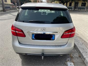 Mercedes classe B200 gancio traino