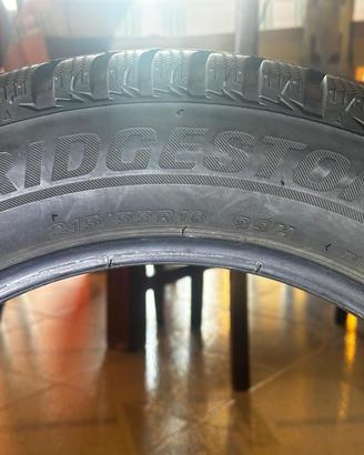 Pneumatici invernali Bridgestone 215/55 R16