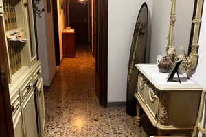 Pentavano con balconi e posto auto