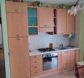 cucina lineare con forno + frigo 