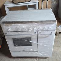 Cucina SMEG con forno a libera installazione 