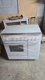 Cucina SMEG con forno a libera installazione 