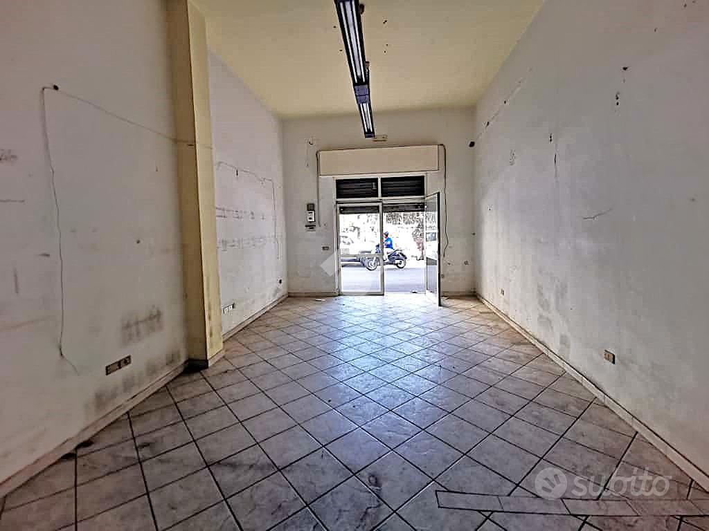 NEGOZIO A CASTELLAMMARE DI STABIA - Vista 5