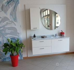 mobile sospeso per bagno